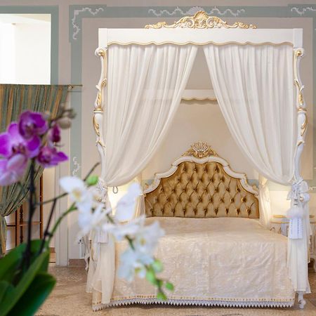Luxury Apartment Pesaro Papafava เวนิส ภายนอก รูปภาพ