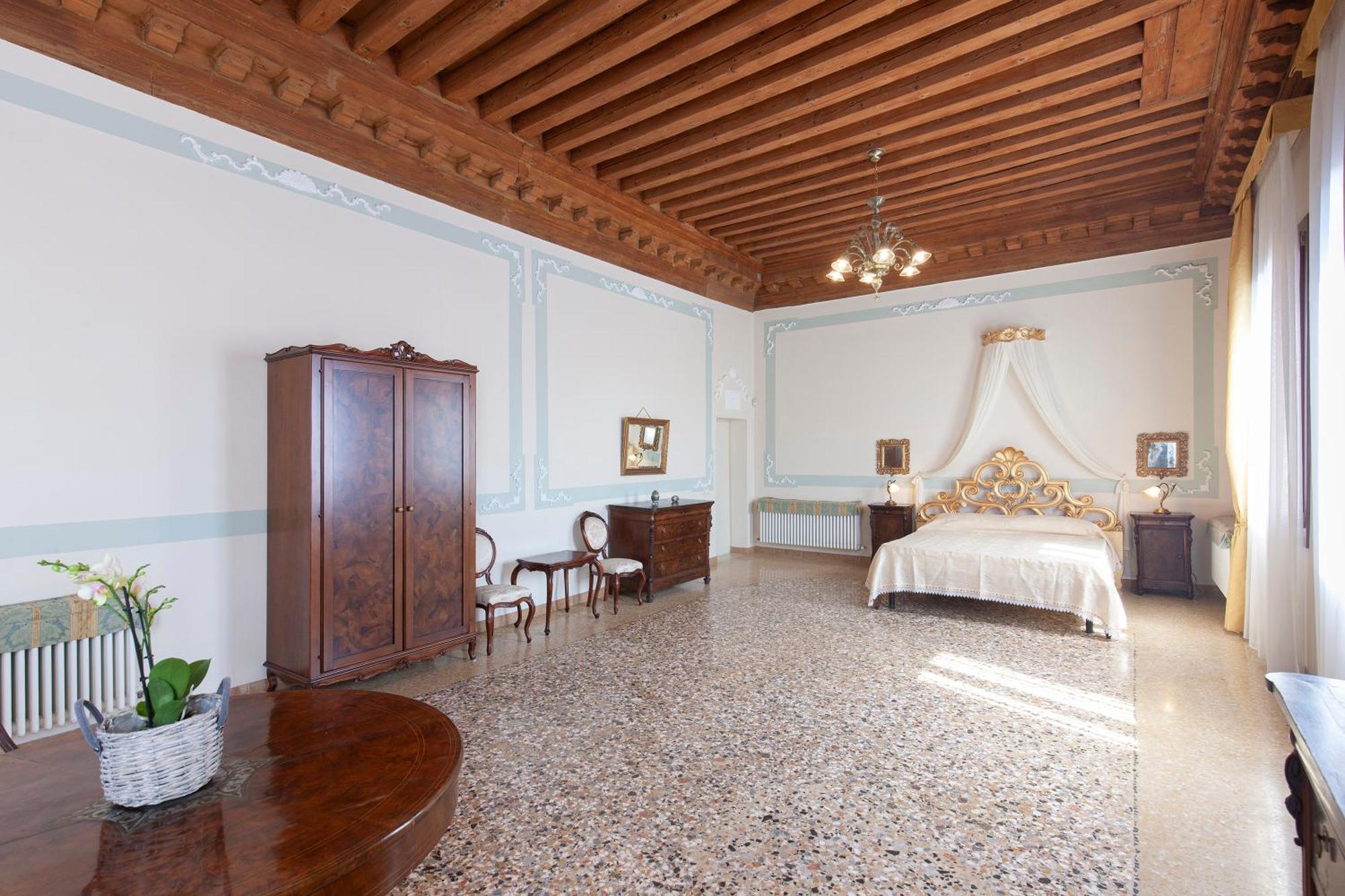 Luxury Apartment Pesaro Papafava เวนิส ภายนอก รูปภาพ
