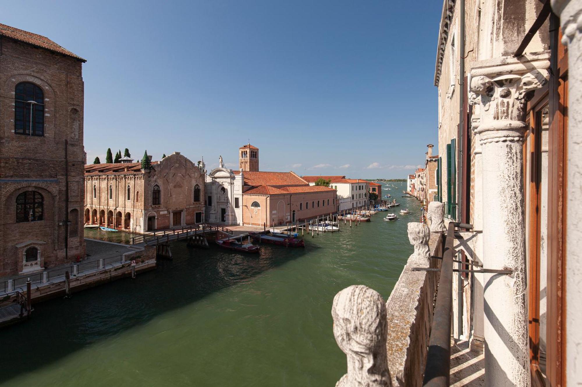 Luxury Apartment Pesaro Papafava เวนิส ภายนอก รูปภาพ