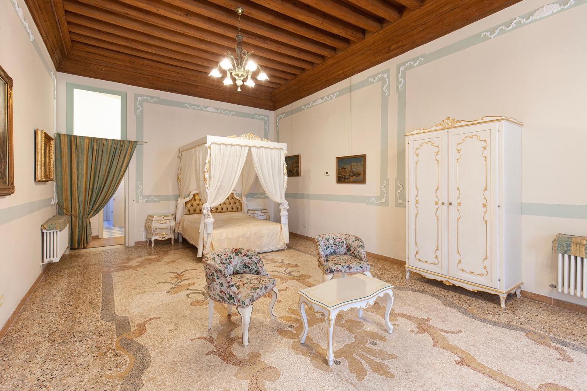 Luxury Apartment Pesaro Papafava เวนิส ภายนอก รูปภาพ